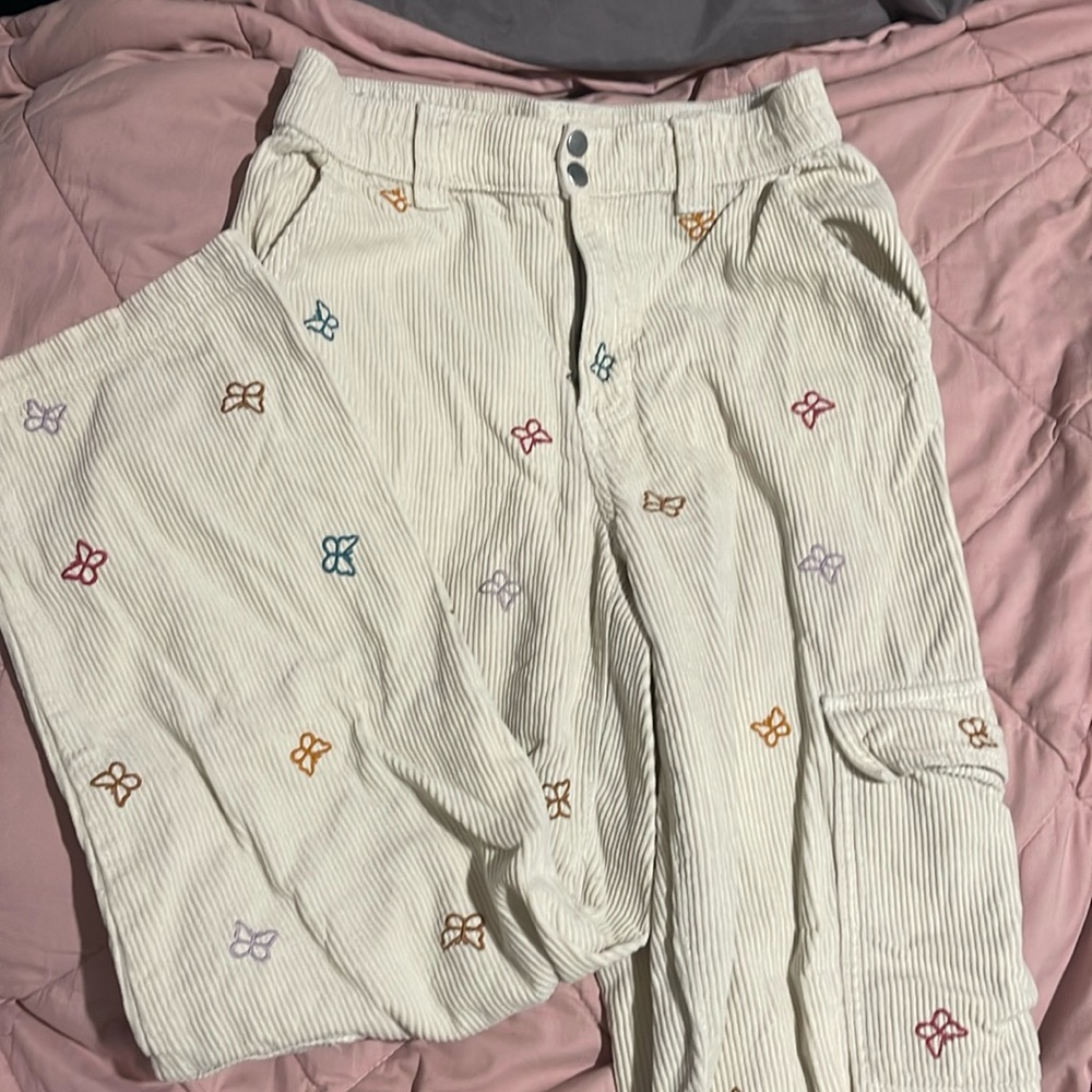 these pants are super super cute and fit so well!